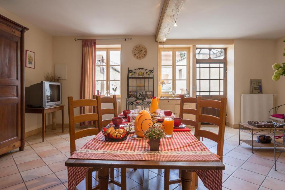 Bed and Breakfast Logis De L'Orme La Rochepot Exterior foto